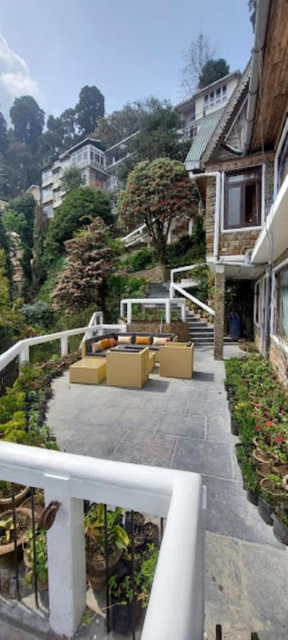 The English Cottage Darjeeling Дарджилинг Экстерьер фото
